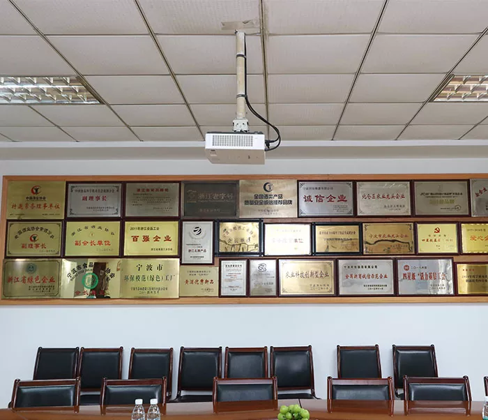 আলা ওল্ড ওয়াইন অসংখ্য প্রামাণিক সার্টিফিকেশন এবং সম্মান জিতেছে